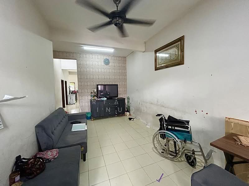 1-storey Terraced House for Sale in Seksyen 30 (Shah Alam) - NORFADILAH ZAINUDDIN - Living Room - PropertyGuru.com.my
