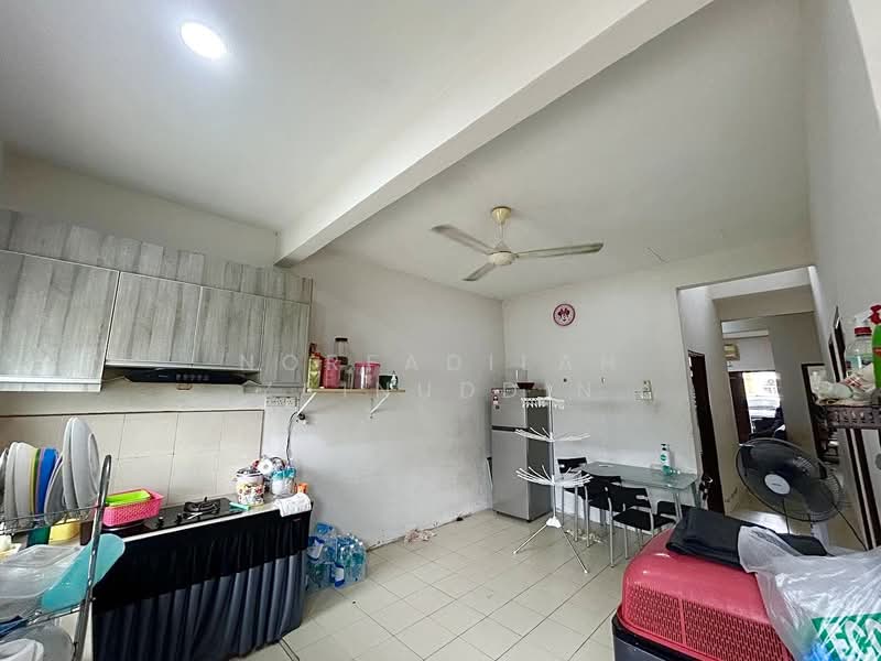 1-storey Terraced House for Sale in Seksyen 30 (Shah Alam) - NORFADILAH ZAINUDDIN - Kitchen - PropertyGuru.com.my