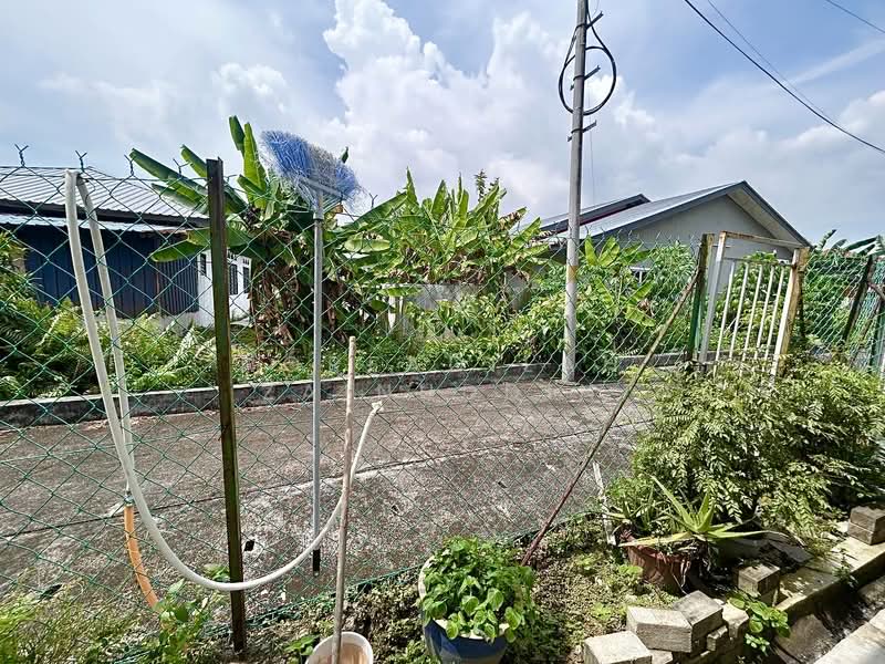 1-storey Terraced House for Sale in Seksyen 30 (Shah Alam) - NORFADILAH ZAINUDDIN - Exterior - PropertyGuru.com.my