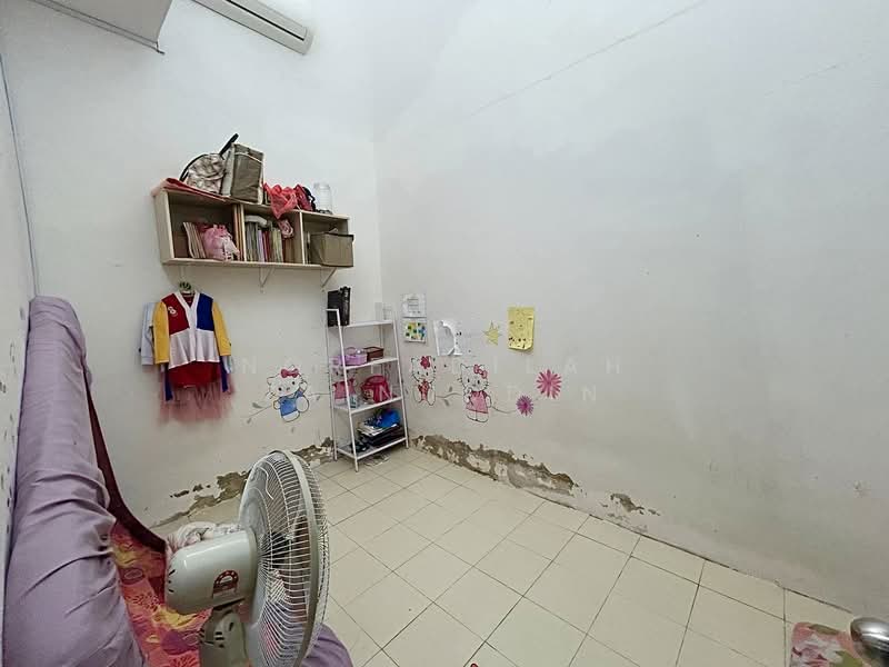 1-storey Terraced House for Sale in Seksyen 30 (Shah Alam) - NORFADILAH ZAINUDDIN - Bedroom - PropertyGuru.com.my