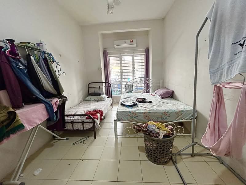 1-storey Terraced House for Sale in Seksyen 30 (Shah Alam) - NORFADILAH ZAINUDDIN - Bedroom - PropertyGuru.com.my