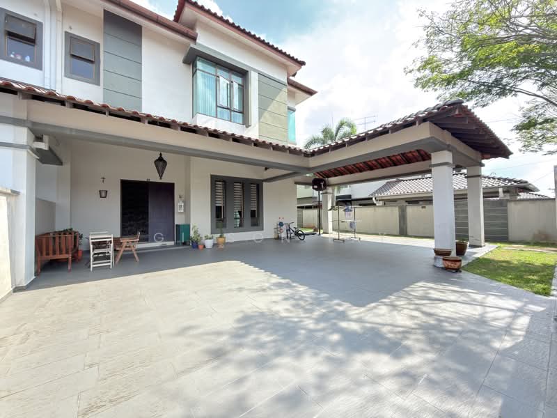 Rumah Berkembar untuk Dijual di Taman Kluang Indah (Kluang) - Gipson Lay - Exterior - PropertyGuru.com.my