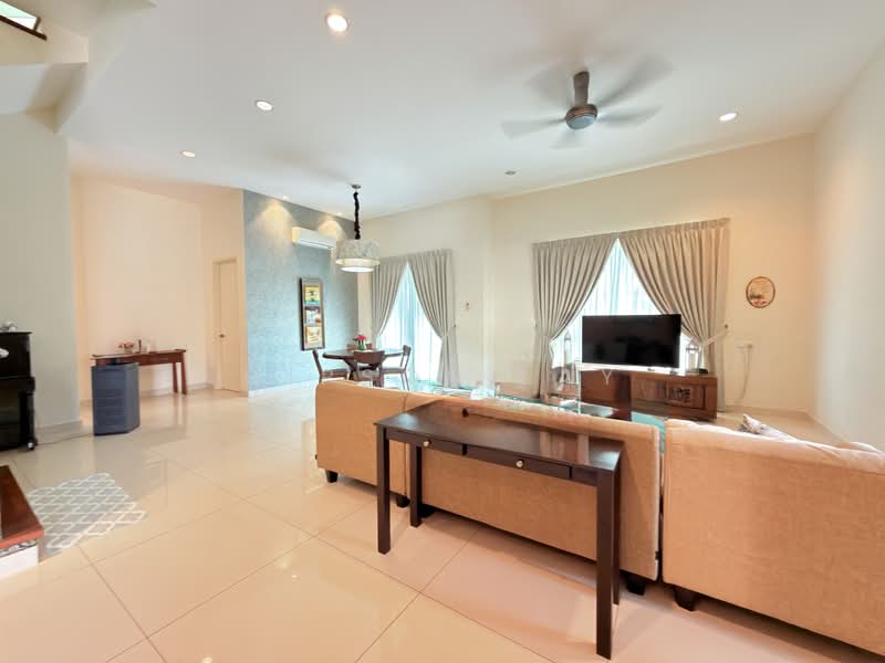 Rumah Berkembar untuk Dijual di Taman Kluang Indah (Kluang) - Gipson Lay - Living Room - PropertyGuru.com.my