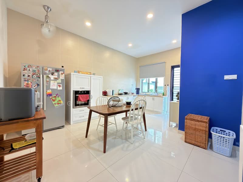 Rumah Berkembar untuk Dijual di Taman Kluang Indah (Kluang) - Gipson Lay - Kitchen - PropertyGuru.com.my
