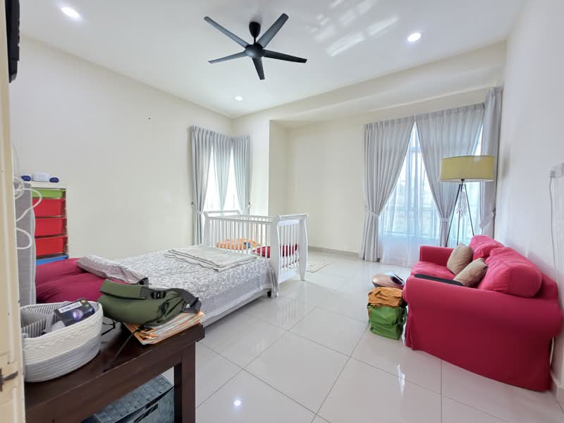 Rumah Berkembar untuk Dijual di Taman Kluang Indah (Kluang) - Gipson Lay - Bedroom - PropertyGuru.com.my