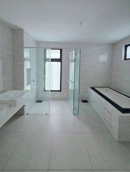 Rumah Banglo untuk Dijual di Taman Molek (Johor Bahru) - Lucas Lee - Bathroom - PropertyGuru.com.my