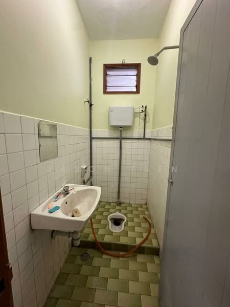 2-storey Terraced House for Rent in Seputeh (Kuala Lumpur) - Jason Tsen - Bathroom - PropertyGuru.com.my