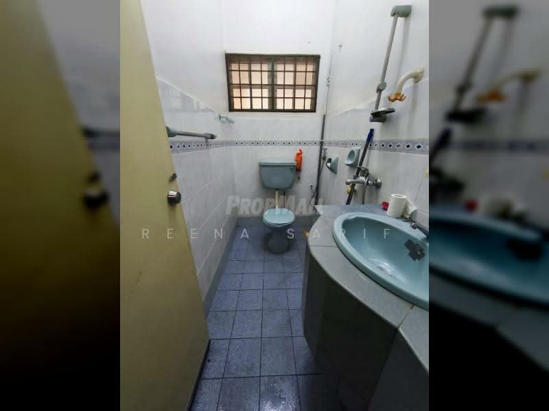 Bungalow for Sale in Subang (Selangor) - Reena Sarif - Bathroom - PropertyGuru.com.my