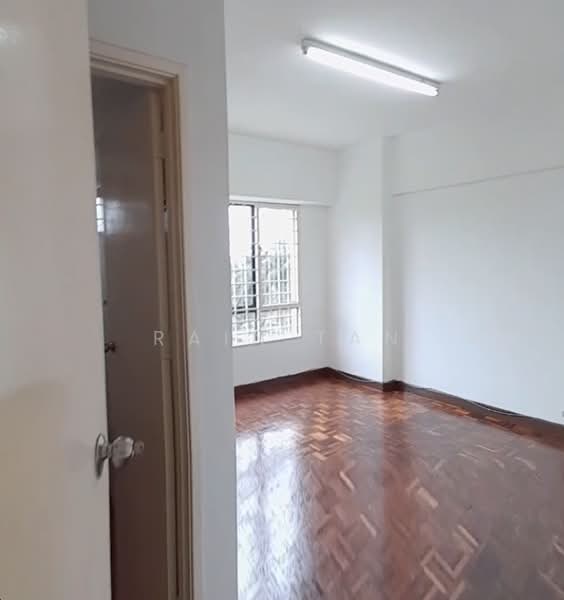 Pangsapuri untuk Dijual di Anjung Hijau (Greenfields) - Rain Tan - Bedroom - PropertyGuru.com.my