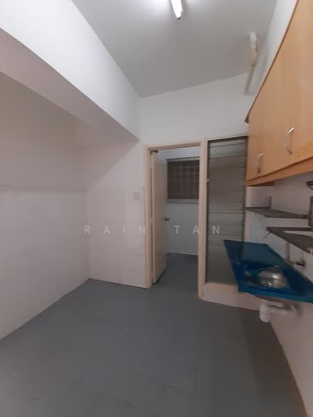 Pangsapuri untuk Dijual di Anjung Hijau (Greenfields) - Rain Tan - Kitchen - PropertyGuru.com.my