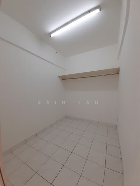 Pangsapuri untuk Dijual di Anjung Hijau (Greenfields) - Rain Tan - additional partition room - PropertyGuru.com.my