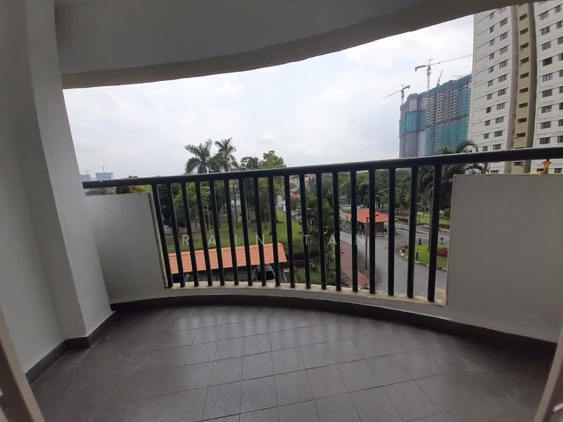 Pangsapuri untuk Dijual di Anjung Hijau (Greenfields) - Rain Tan - Balcony - PropertyGuru.com.my