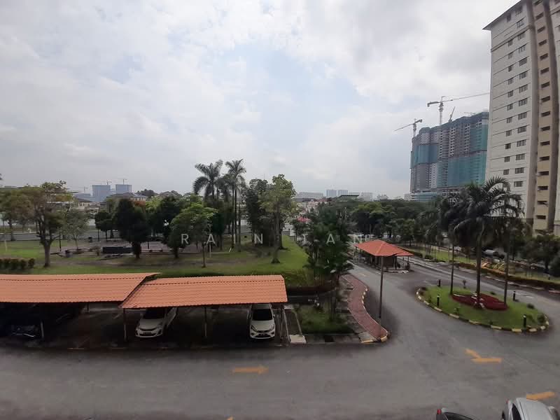 Pangsapuri untuk Dijual di Anjung Hijau (Greenfields) - Rain Tan - Exterior - PropertyGuru.com.my