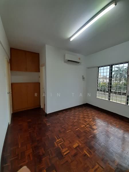 Pangsapuri untuk Dijual di Anjung Hijau (Greenfields) - Rain Tan - Bedroom - PropertyGuru.com.my