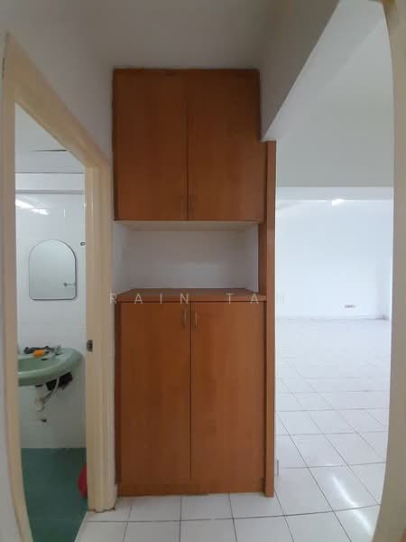 Pangsapuri untuk Dijual di Anjung Hijau (Greenfields) - Rain Tan - Living Area - PropertyGuru.com.my