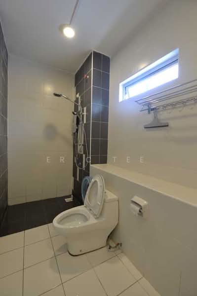Servis Apartment untuk Disewa di D'Ambience Residences (Pangsapuri Ikatan Flora) - Eric Tee - Bathroom - PropertyGuru.com.my