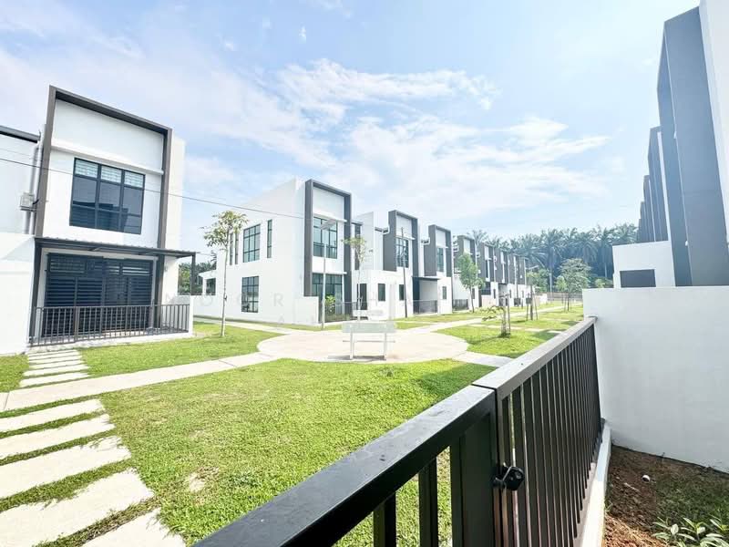 Rumah Teres 2 Tingkat untuk Dijual di Taman La Casa (Lunas) - Noor Shafina Ahmad - Exterior - PropertyGuru.com.my