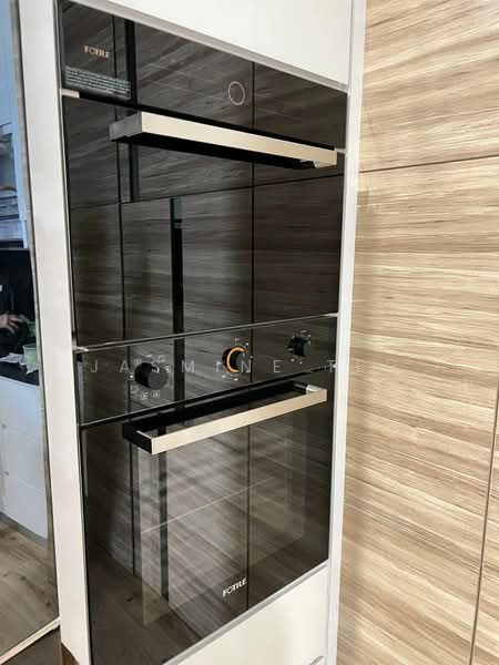 Service Residence for Sale at Woodsbury Suites - Jasmine Teh - Kitchen - PropertyGuru.com.my