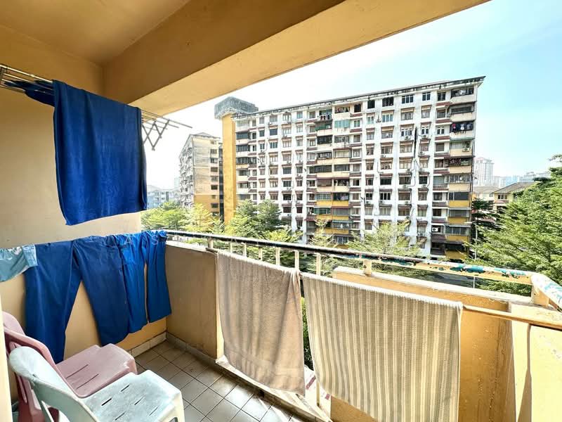 Condominium for Sale at Le Jardine Condominium - Ashraf Azwan - Balcony - PropertyGuru.com.my