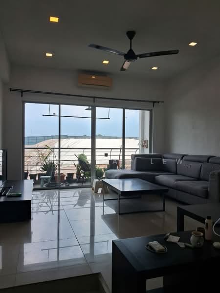 Townhouse for Rent in Taman Bukit Serdang (Seri Kembangan) - Nicholas Lew - Living Room - PropertyGuru.com.my