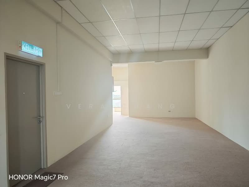 Shop for Rent in Larkin (Johor Bahru) - Vera Chang - Interior - PropertyGuru.com.my