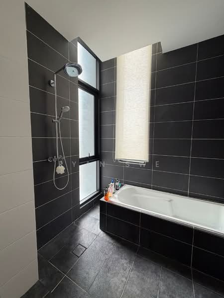 Kondominium untuk Dijual di Dua Menjalara - Ryan Swe - Bathroom - PropertyGuru.com.my