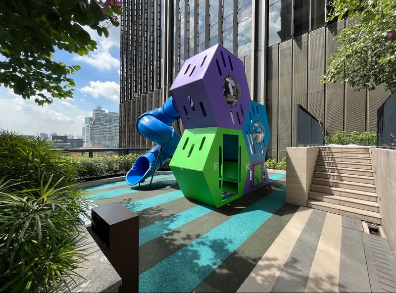 Service Residence for Sale at Service Suites @ Pavilion Embassy - Bee Lee Ku - Exterior - PropertyGuru.com.my