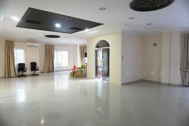 Rumah Banglo untuk Disewa di Country Heights (Kajang) - Aizat Saifulrullah - Living Room - PropertyGuru.com.my