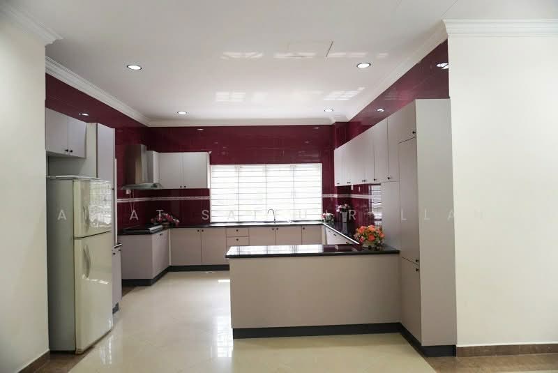 Rumah Banglo untuk Disewa di Country Heights (Kajang) - Aizat Saifulrullah - Kitchen - PropertyGuru.com.my