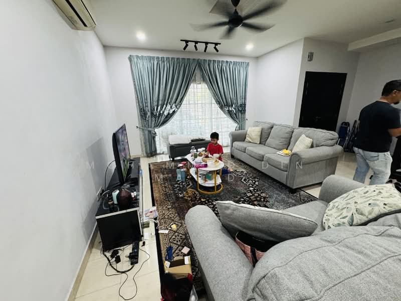 2-storey Terraced House for Sale in Denai Alam (Shah Alam) - Mohammad Din Majid - Living Room - PropertyGuru.com.my