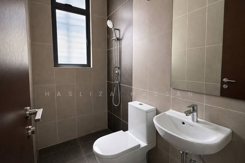 Semi-Detached House for Rent in Cyberjaya (Selangor) - Hasliza Hassan - Bathroom - PropertyGuru.com.my
