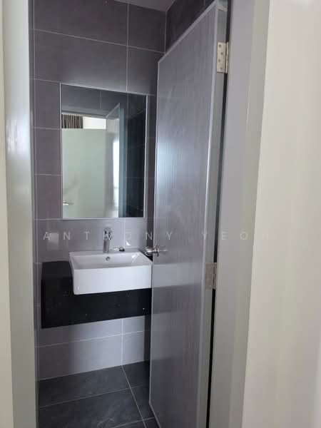 Kondominium untuk Disewa di Lucerne Residences - Anthony Yeoh - Bathroom - PropertyGuru.com.my