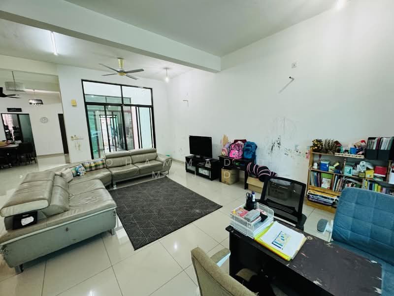3-storey Terraced House for Sale in Shah Alam (Selangor) - Mohammad Din Majid - PropertyGuru.com.my