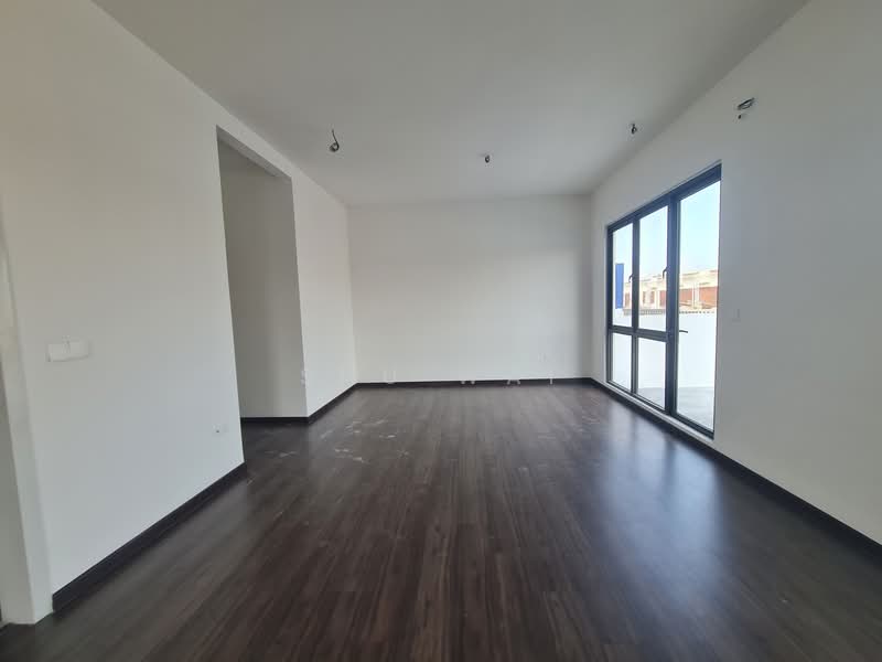 Rumah Teres 2 Tingkat untuk Dijual di Puchong (Selangor) - Shu Wai - Living Room - PropertyGuru.com.my