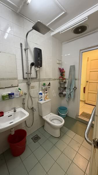 Rumah Teres 2 Tingkat untuk Dijual di Kota Kemuning (Shah Alam) - Richard Low - Bathroom - PropertyGuru.com.my
