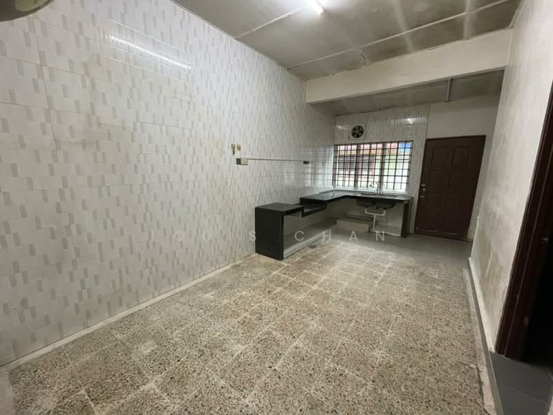 Rumah Teres 1 Tingkat untuk Dijual di Klang (Selangor) - Louis Chan - Kitchen - PropertyGuru.com.my