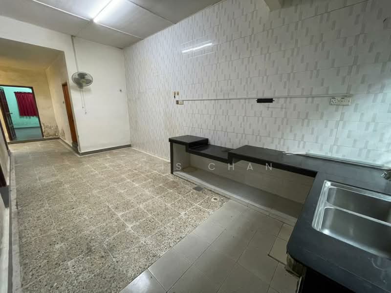 Rumah Teres 1 Tingkat untuk Dijual di Klang (Selangor) - Louis Chan - Kitchen - PropertyGuru.com.my