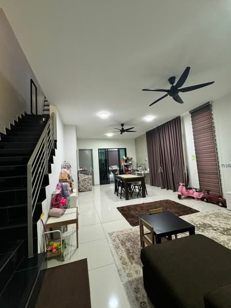2-storey Terraced House for Sale in Kapar (Selangor) - Azlin Ismail - Living Room - PropertyGuru.com.my