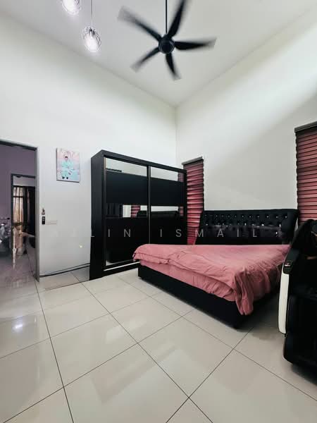 2-storey Terraced House for Sale in Kapar (Selangor) - Azlin Ismail - Bedroom - PropertyGuru.com.my
