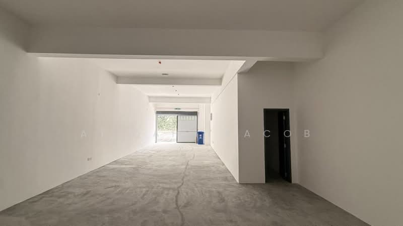 Retail Space for Rent in Bukit Jelutong (Shah Alam) - Atiqah Yaacob - Entrance - PropertyGuru.com.my