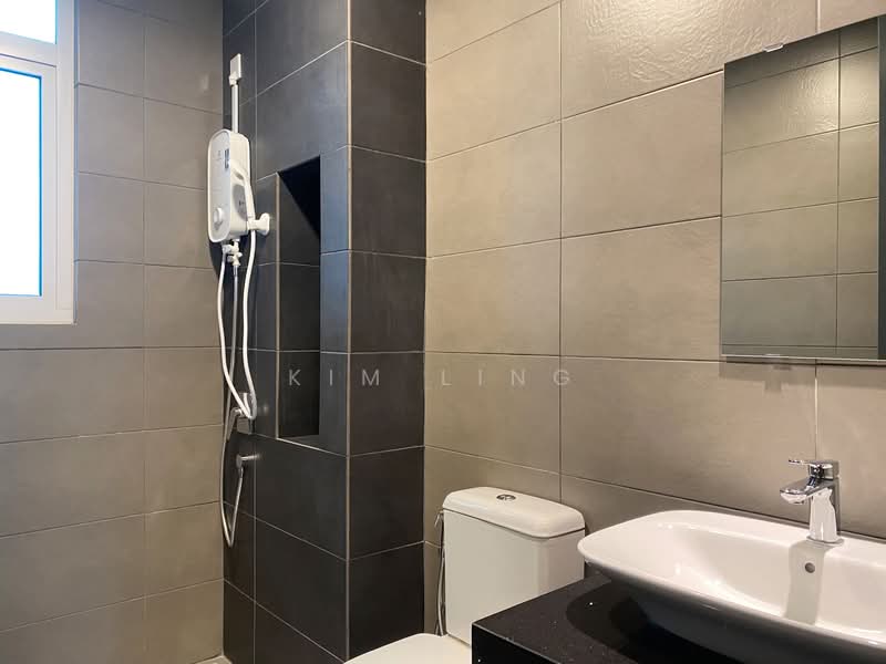 Condominium for Rent at Inspirasi - Kim Ling - Master Bathroom - PropertyGuru.com.my
