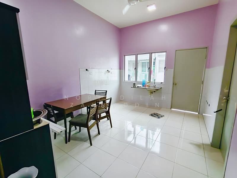 1-storey Terraced House for Sale in Bandar Puncak Alam (Puncak Alam) - NORFADILAH ZAINUDDIN - Kitchen - PropertyGuru.com.my