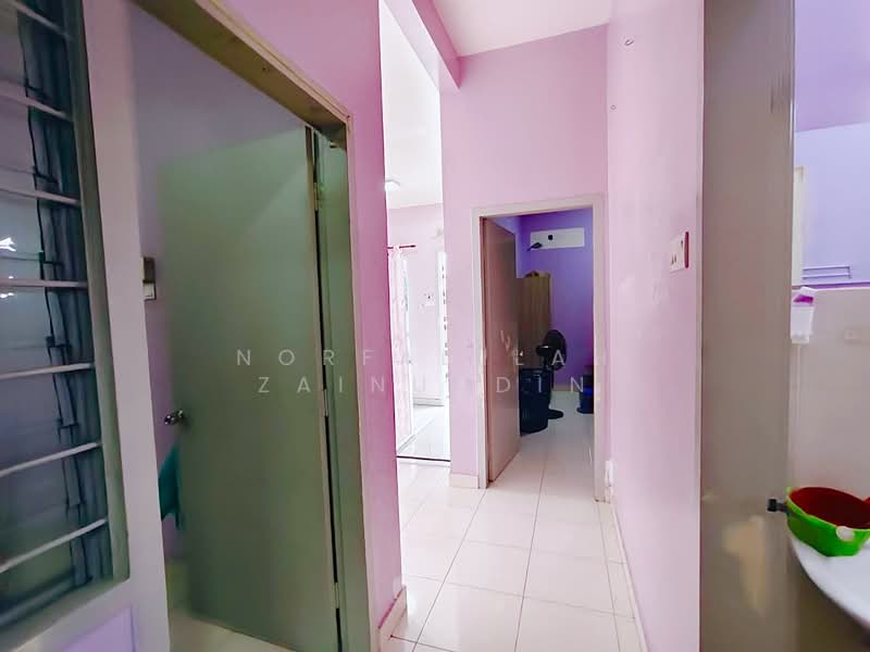 1-storey Terraced House for Sale in Bandar Puncak Alam (Puncak Alam) - NORFADILAH ZAINUDDIN - Corridor - PropertyGuru.com.my