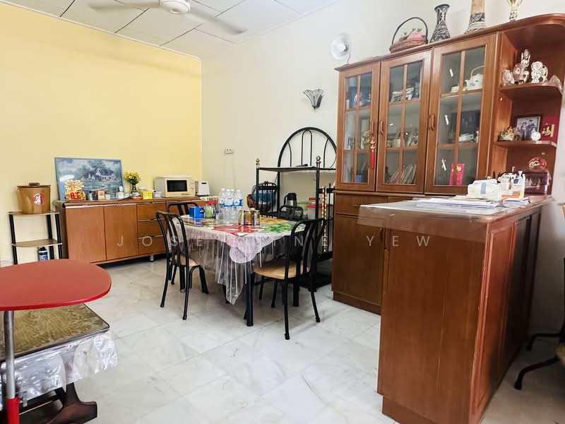 1-storey Terraced House for Sale in Taman Daya (Johor Bahru) - Josephine Yew - Dining Room - PropertyGuru.com.my
