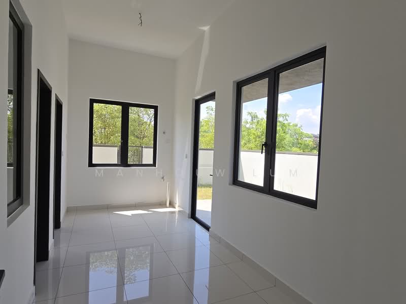 Rumah Banglo untuk Dijual di Telok Panglima Garang (Selangor) - ManHouw Lum - Back Yard - PropertyGuru.com.my