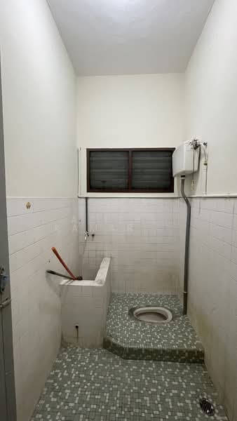 Rumah Teres 2 Tingkat untuk Disewa di Taman Anda (Ipoh) - Azizul Kamarul Zaman - Bathroom - PropertyGuru.com.my