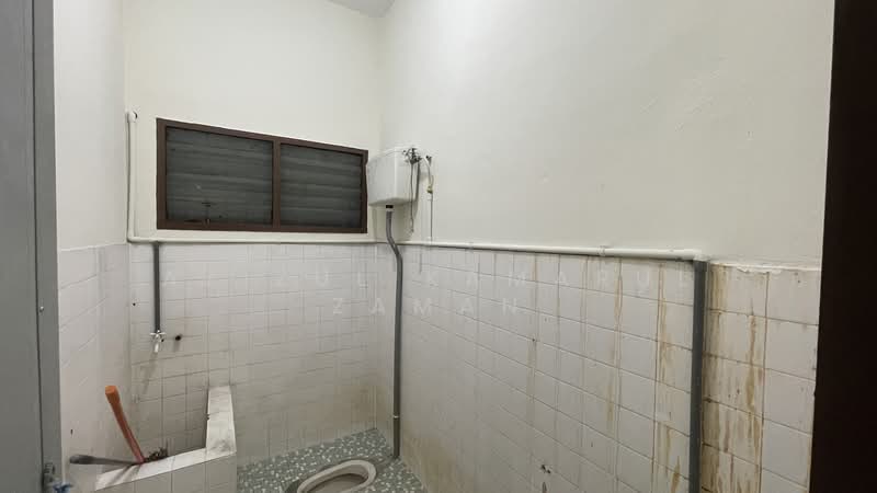 Rumah Teres 2 Tingkat untuk Disewa di Taman Anda (Ipoh) - Azizul Kamarul Zaman - Bathroom - PropertyGuru.com.my