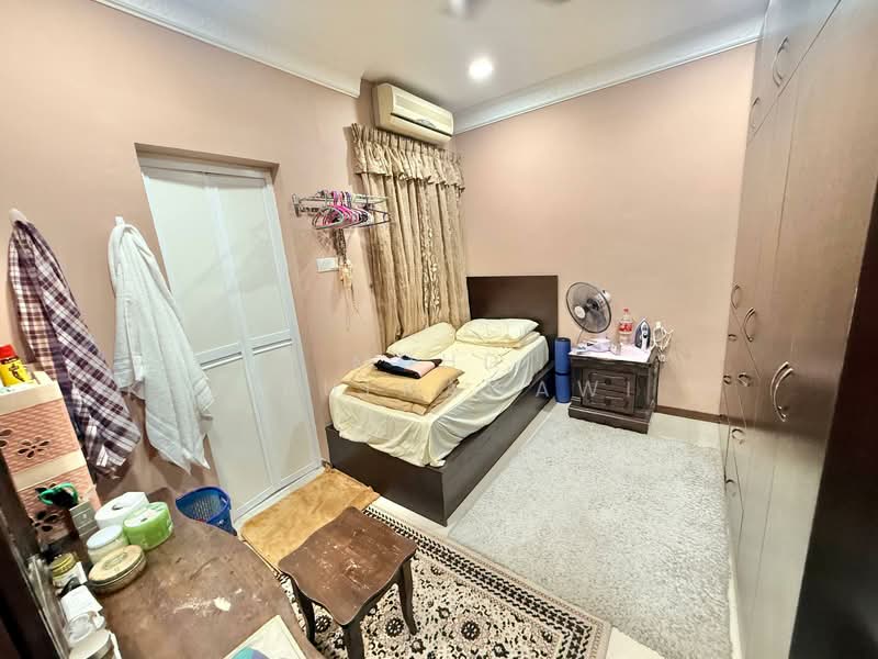 2-storey Terraced House for Sale in Cahaya Spk (Shah Alam) - Muhd Khairulnawawi Kamaruddin - Bedroom - PropertyGuru.com.my
