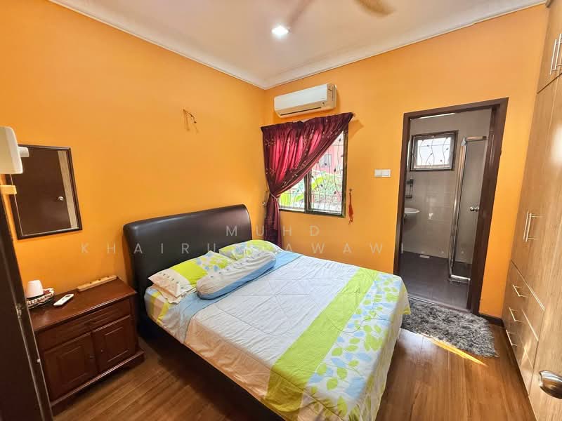 2-storey Terraced House for Sale in Cahaya Spk (Shah Alam) - Muhd Khairulnawawi Kamaruddin - Bedroom - PropertyGuru.com.my
