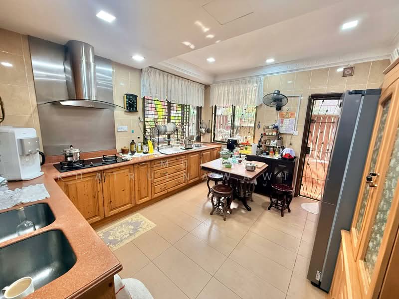 2-storey Terraced House for Sale in Cahaya Spk (Shah Alam) - Muhd Khairulnawawi Kamaruddin - Kitchen - PropertyGuru.com.my